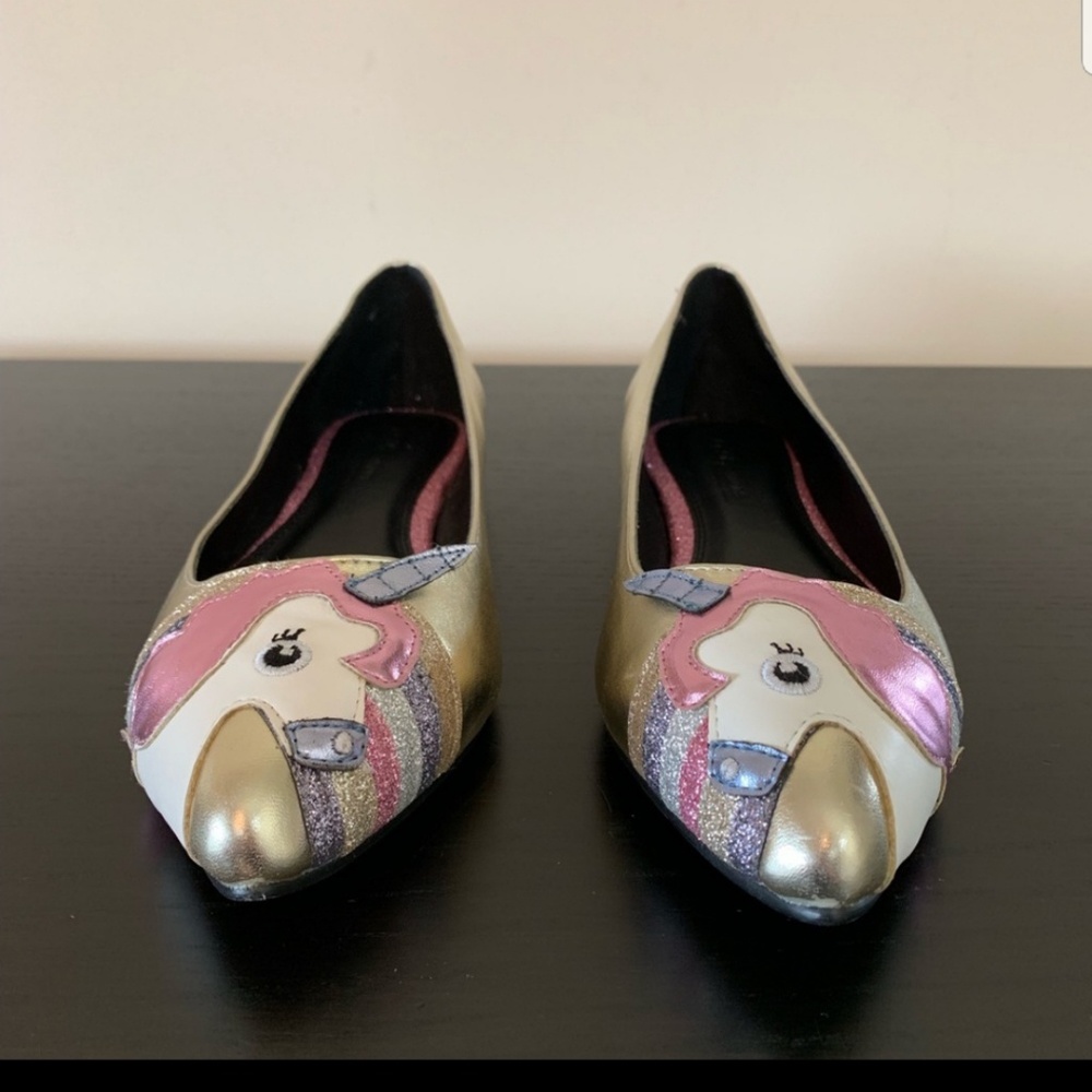 🦄ASOS Gold with Unicorn pointed toe flats 🦄